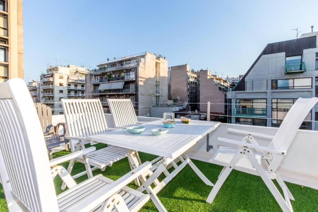 Neoclassical Flat With 2 Bedrooms In Pireus Exteriér fotografie