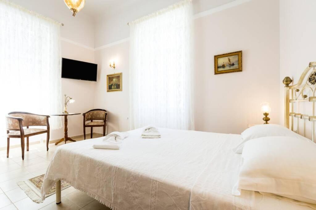 Neoclassical Flat With 2 Bedrooms In Pireus Exteriér fotografie