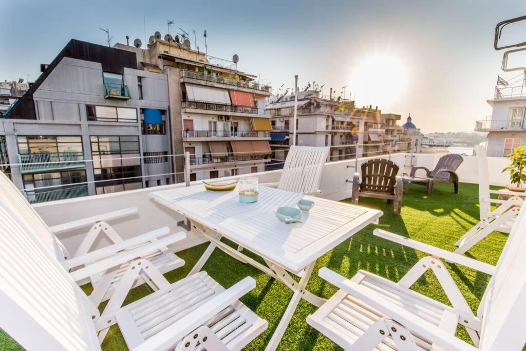 Neoclassical Flat With 2 Bedrooms In Pireus Exteriér fotografie