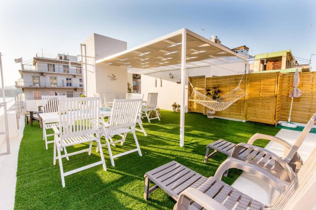 Neoclassical Flat With 2 Bedrooms In Pireus Exteriér fotografie