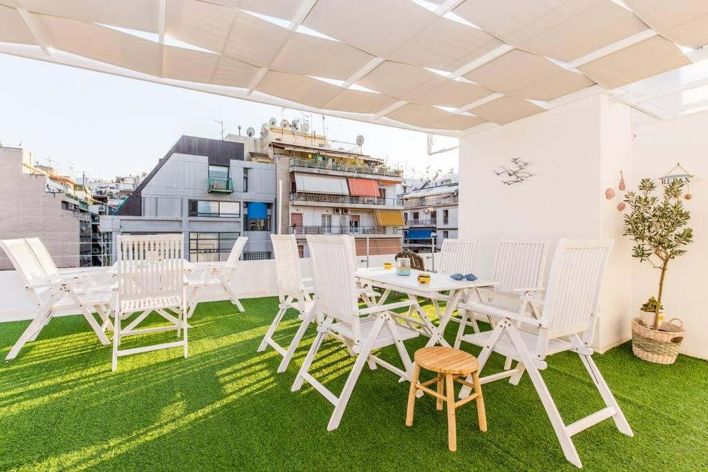 Neoclassical Flat With 2 Bedrooms In Pireus Exteriér fotografie